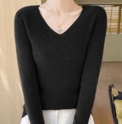 イエベ春/イエベ秋服　上品なブイネックリブ編み長袖ニット