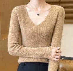 イエベ春/イエベ秋服　上品なブイネックリブ編み長袖ニット