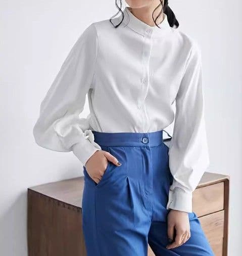 イエベ春/イエベ秋服　 ボリューム袖バンドカラー長袖ブラウス