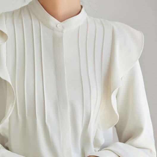 イエベ春/イエベ秋服　　立体ピンタック襟付き長袖ブラウス