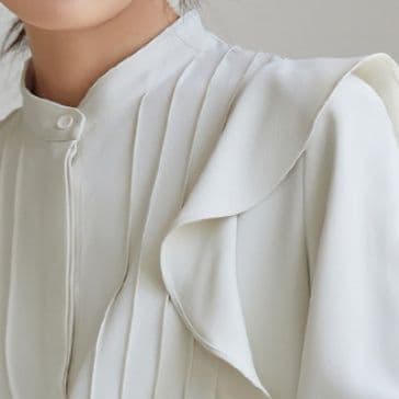 イエベ春/イエベ秋服　　立体ピンタック襟付き長袖ブラウス