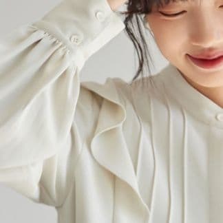 イエベ春/イエベ秋服　　立体ピンタック襟付き長袖ブラウス