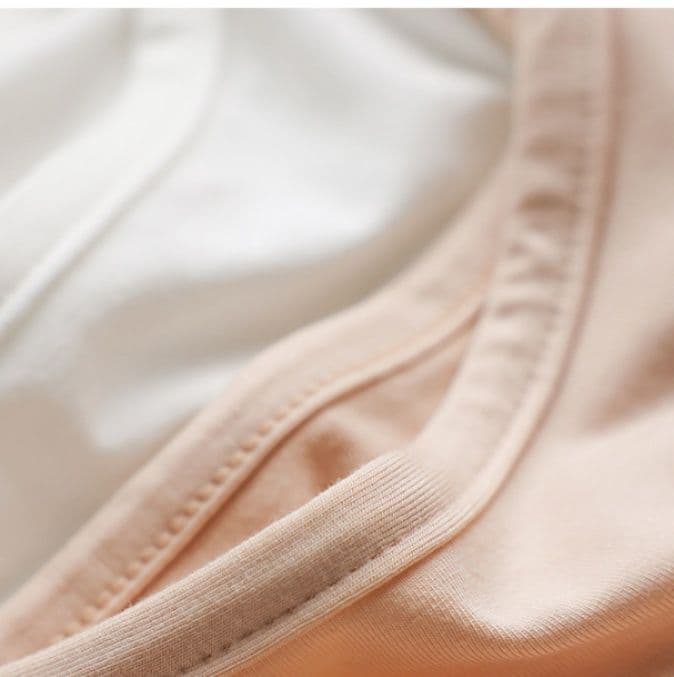 イエベ春/イエベ秋服　細身ショート丈キャミソールインナートップス