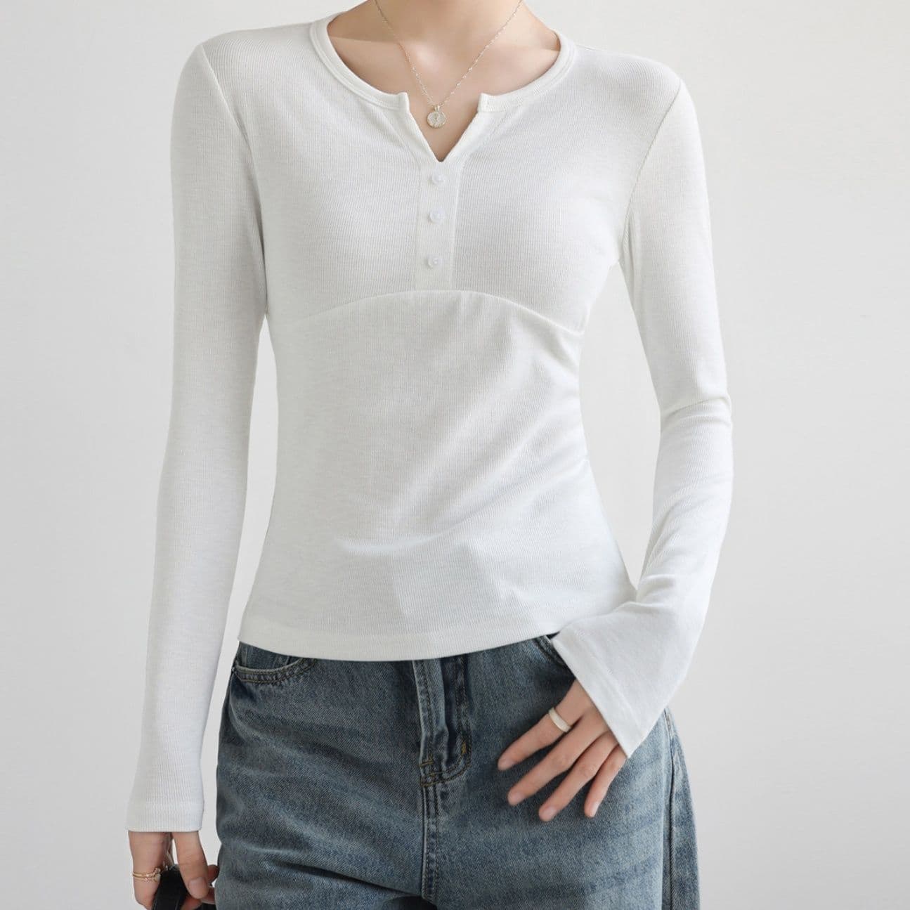 イエベ春服 ヘンリーネックリブ編み長袖Tシャツ