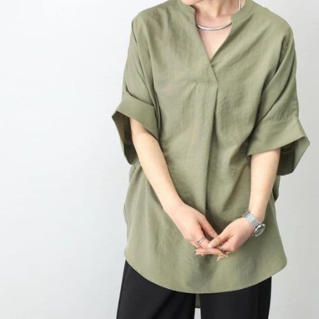 イエベ春/イエベ秋服　理想のこなれ感スキッパーネックドルマン袖ブラウス