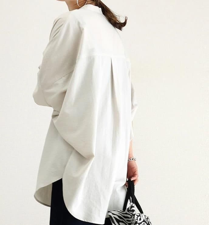 イエベ春/イエベ秋服　理想のこなれ感スキッパーネックドルマン袖ブラウス