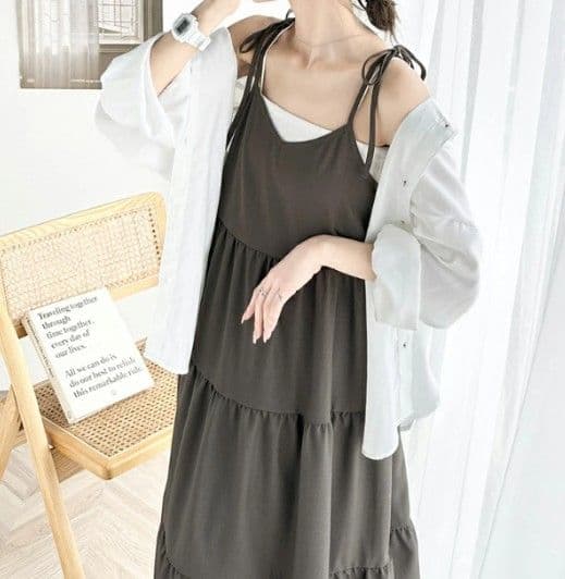 イエベ春/イエベ秋服　肩リボン付きティアードキャミソールワンピース