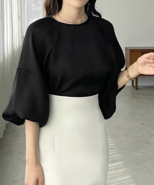 イエベ春/イエベ秋服　ふんわりバルーン袖クルーネック七分袖ブラウス