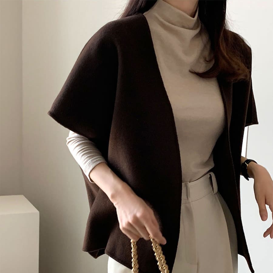 イエベ春/イエベ秋服　上品な大人のゆったり袖なしウールベスト