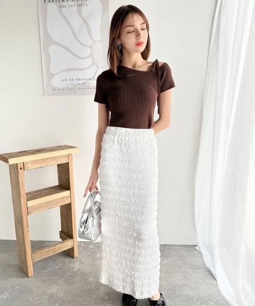 イエベ春/イエベ秋服　リボンネックケーブル編みニット