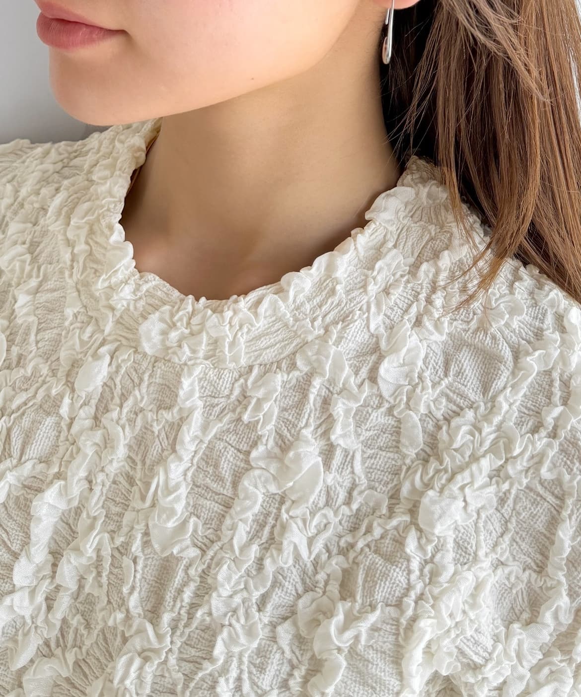 イエベ春/イエベ秋服　立体花模様クロップドTシャツ