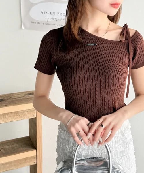 イエベ春/イエベ秋服　リボンネックケーブル編みニット