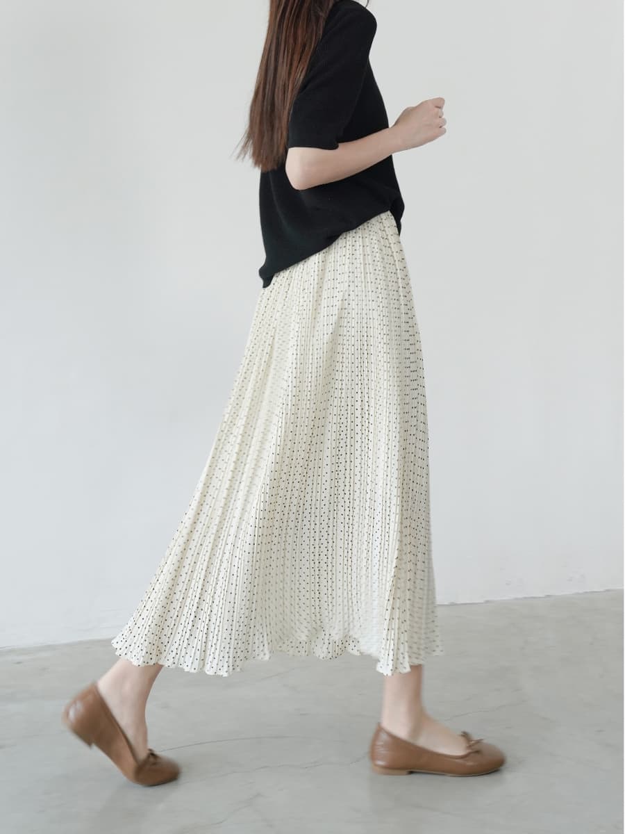 イエベ春/イエベ秋服　優雅な揺れ感 水玉模様プリーツスカート