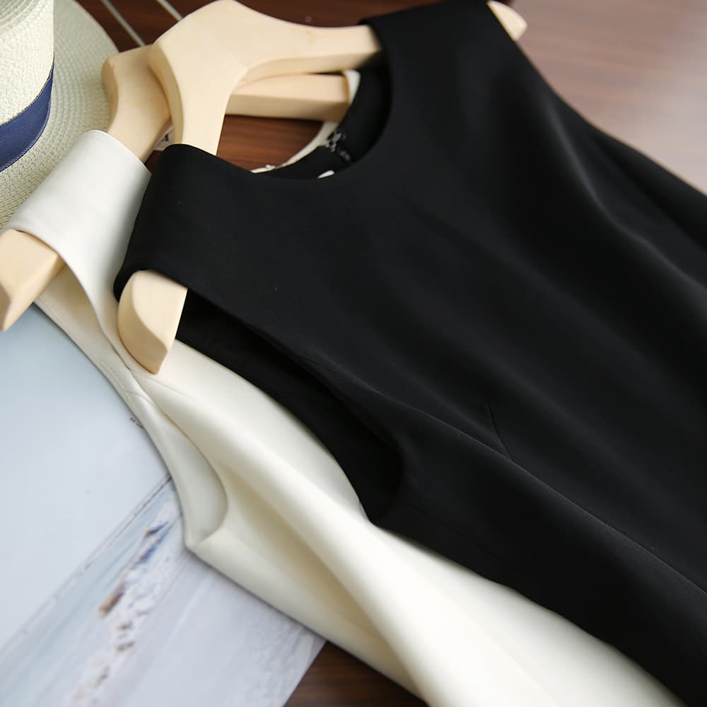 イエベ春/イエベ秋服　洗練シルエット ノースリーブワンピース