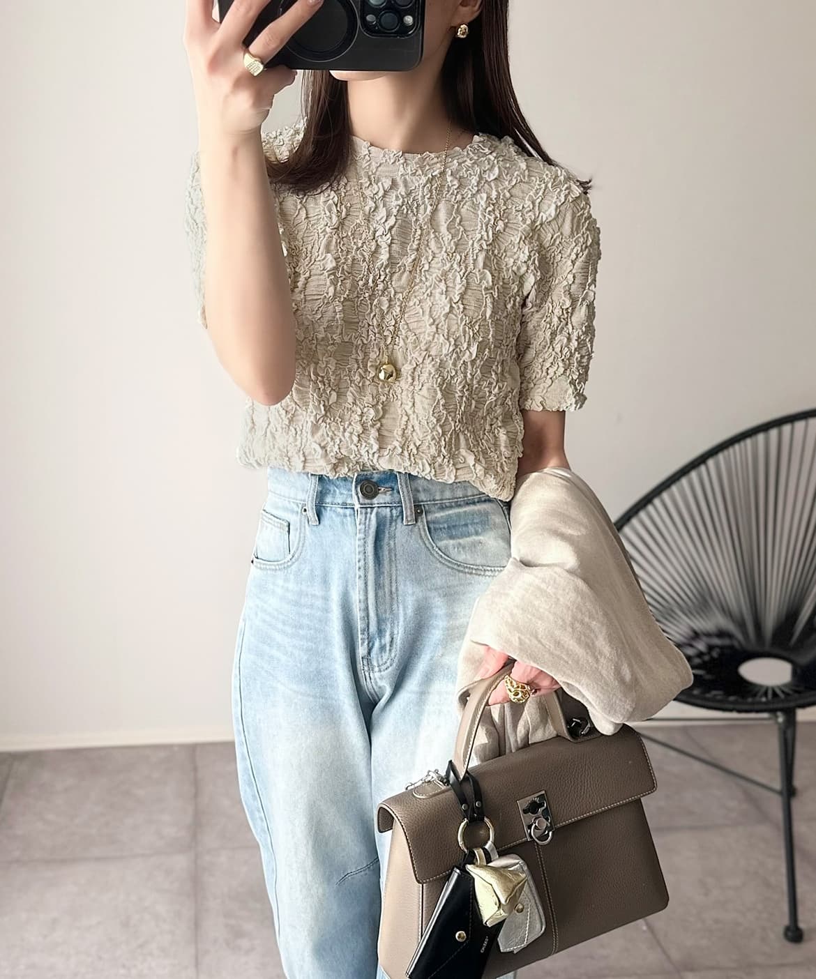 イエベ春/イエベ秋服　立体花模様クロップドTシャツ