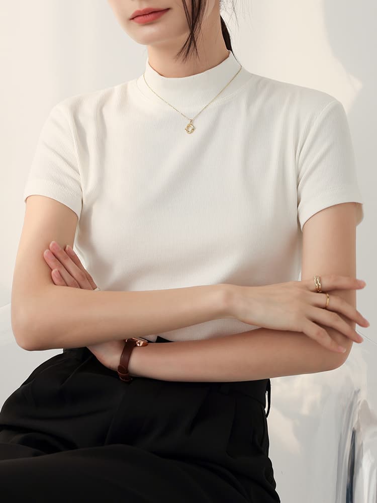 イエベ春服　すっきり見せ半袖モックネックカットソー