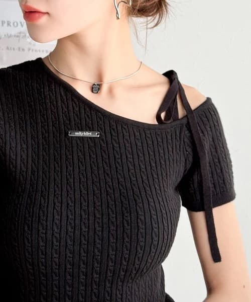 イエベ春/イエベ秋服　リボンネックケーブル編みニット