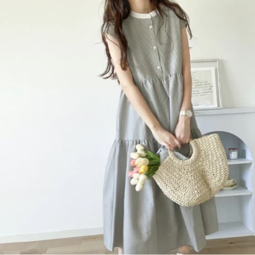 イエベ春/イエベ秋服　爽やか縦縞ティアードワンピース