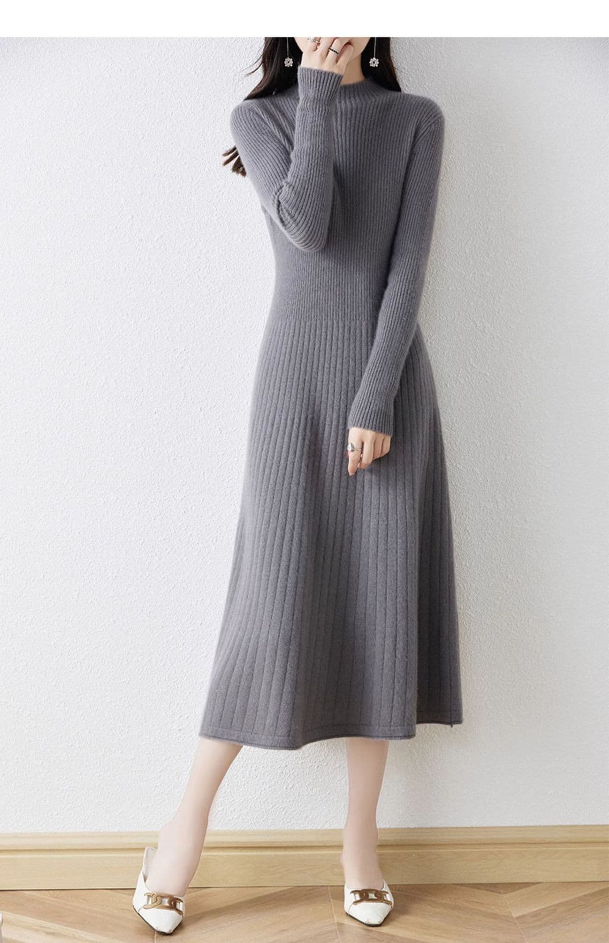 イエベ春/イエベ秋服　縦リブ編みモックネック長袖ニットワンピース