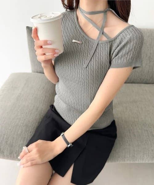 イエベ春/イエベ秋服　リボンネックケーブル編みニット