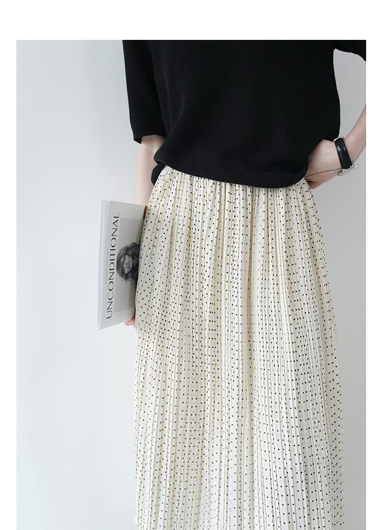 イエベ春/イエベ秋服　優雅な揺れ感 水玉模様プリーツスカート
