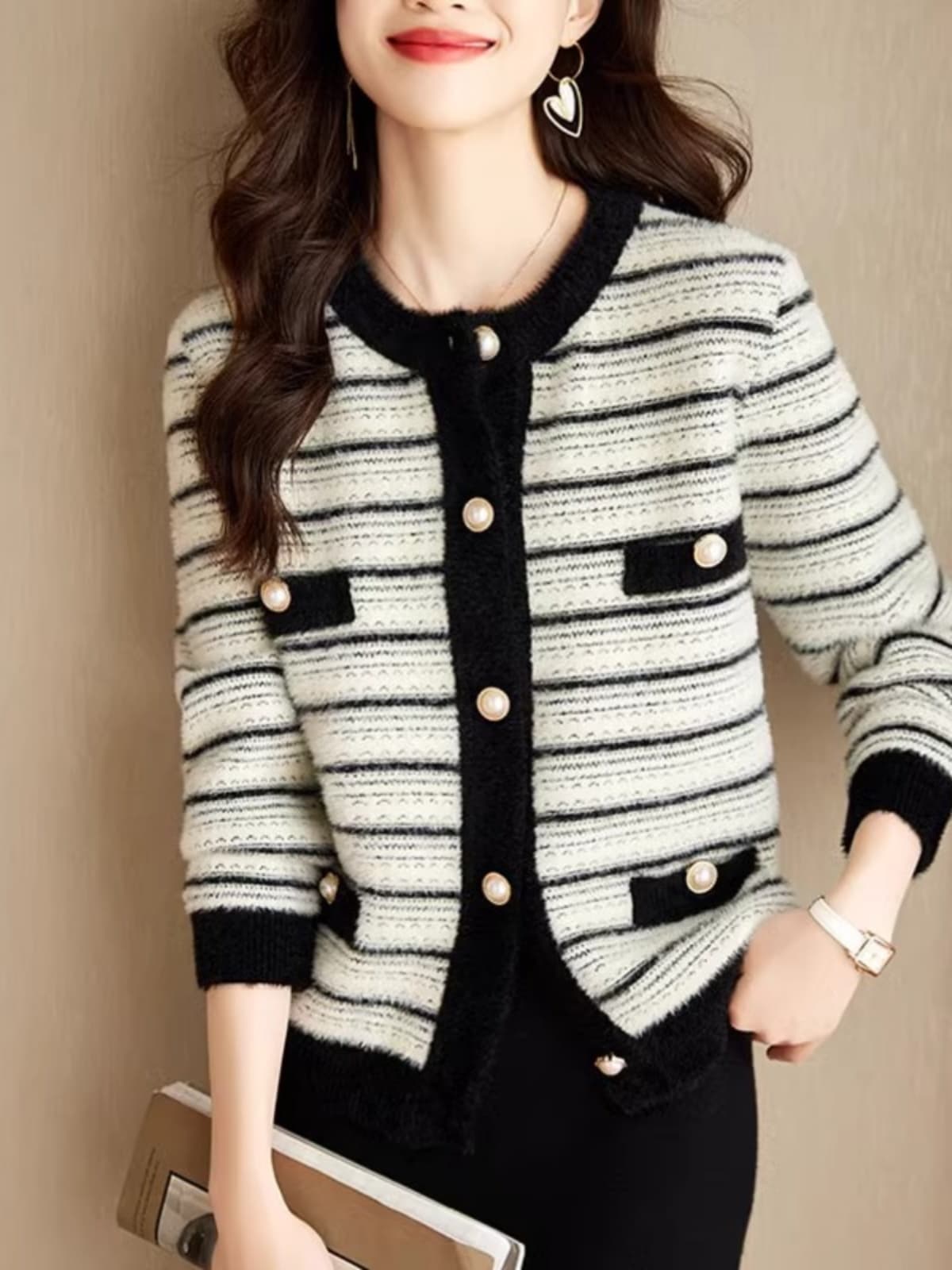 イエベ春/イエベ秋服　上品ボーダー編みふわもこ前開きカーディガン