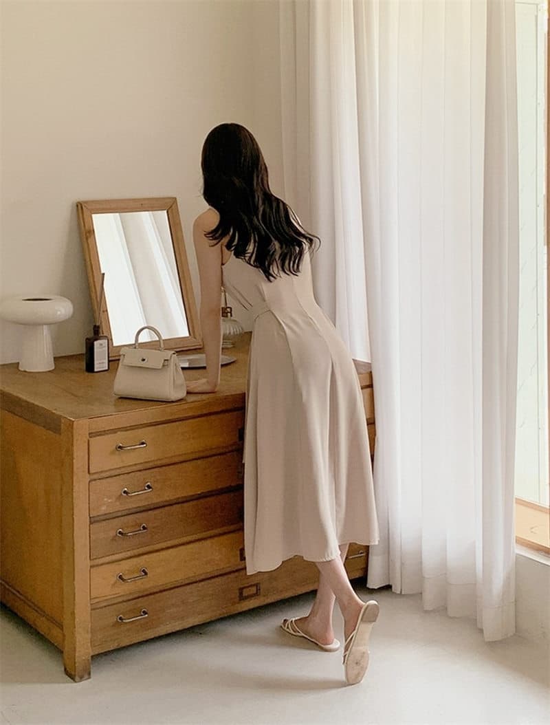 イエベ春/イエベ秋服　上品シルエット ノースリーブワンピース