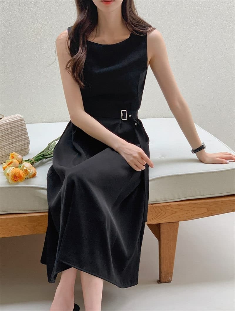 イエベ春/イエベ秋服　上品シルエット ノースリーブワンピース