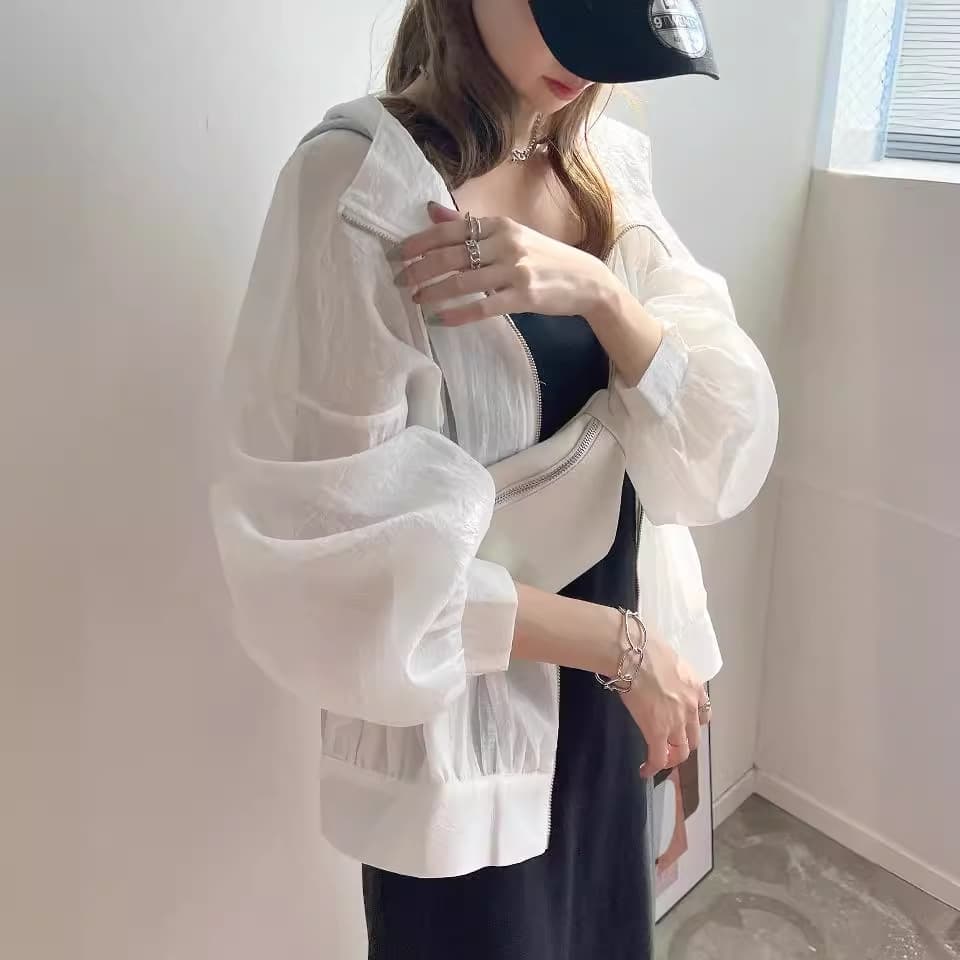 イエベ春/イエベ秋服　 ボリューム袖フード付きジップアップブルゾン
