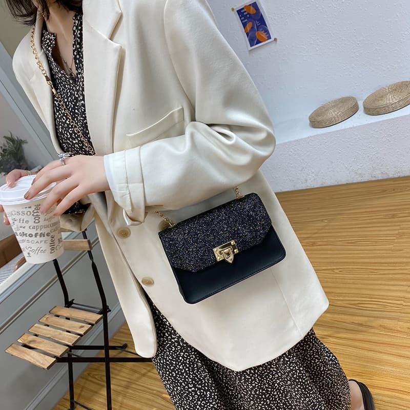 イエベ春/イエベ秋服　チェーンミニショルダーバッグ