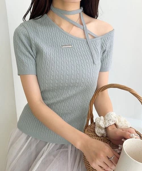 イエベ春/イエベ秋服　リボンネックケーブル編みニット