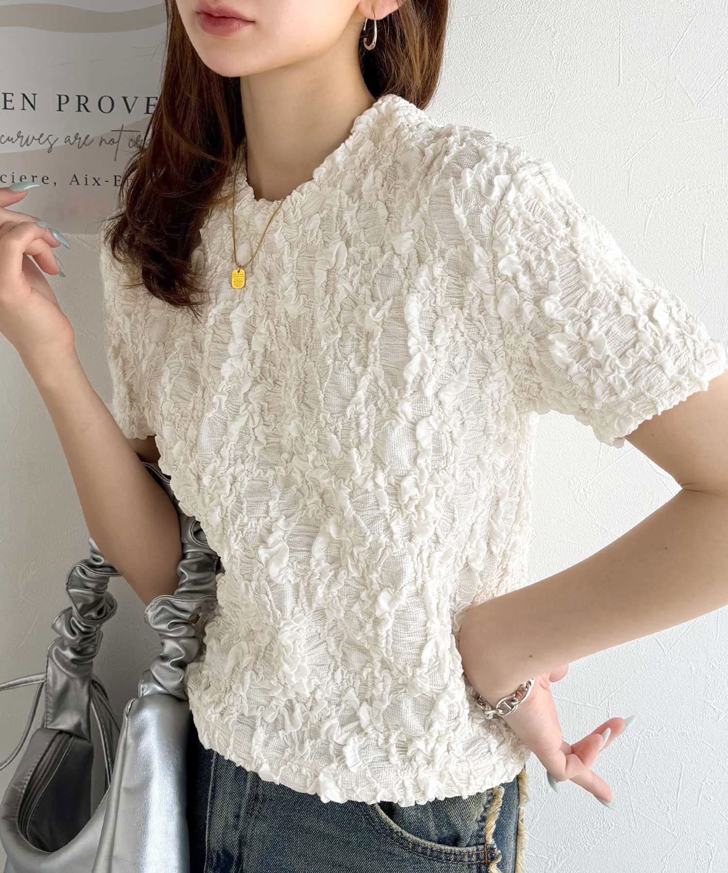 イエベ春/イエベ秋服　立体花模様クロップドTシャツ