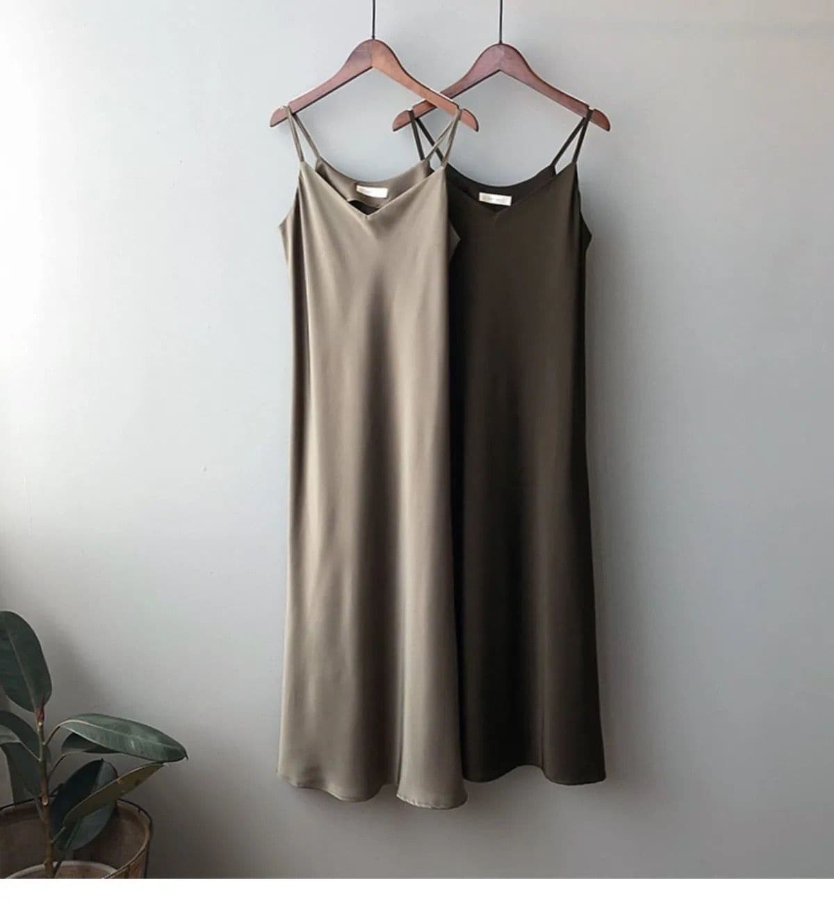イエベ秋服　サテンノースリーブワンピース
