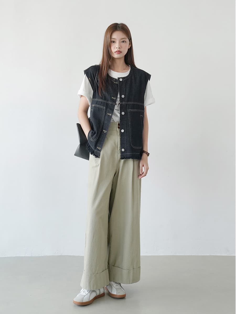 イエベ秋服　断ち切りフリンジ デニムベスト