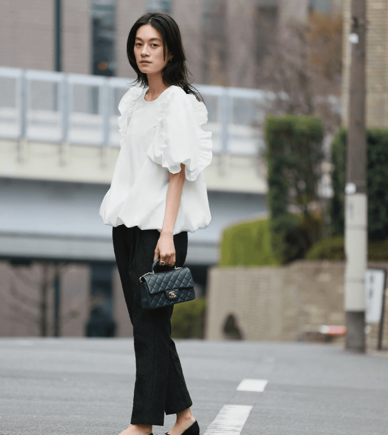 イエベ春服　華やか袖フリルゆったりブラウス