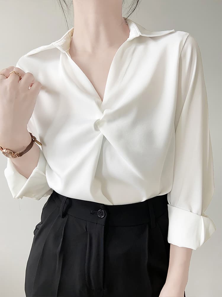 イエベ春/イエベ秋服　エレガント光沢サテン調長袖シャツ