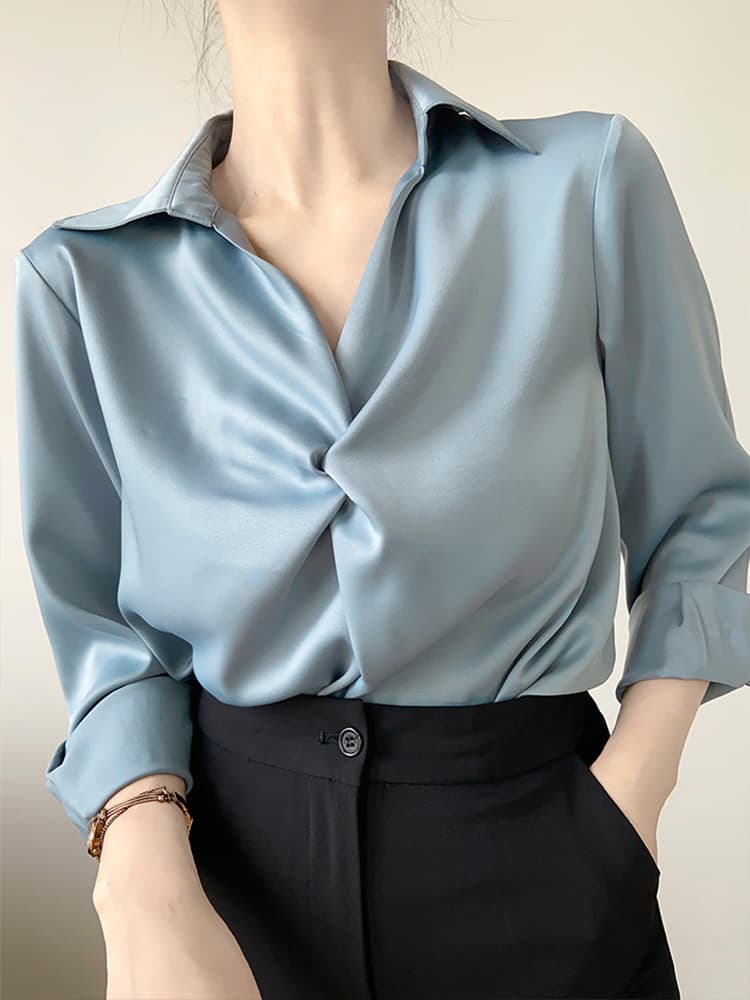 イエベ春/イエベ秋服　エレガント光沢サテン調長袖シャツ