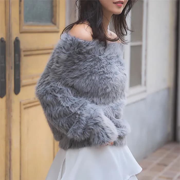 イエベ春/イエベ秋服　ファーニット オフショルダー フワフワ上品トップス