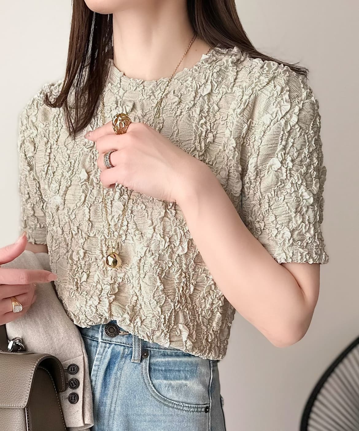 イエベ春/イエベ秋服　立体花模様クロップドTシャツ