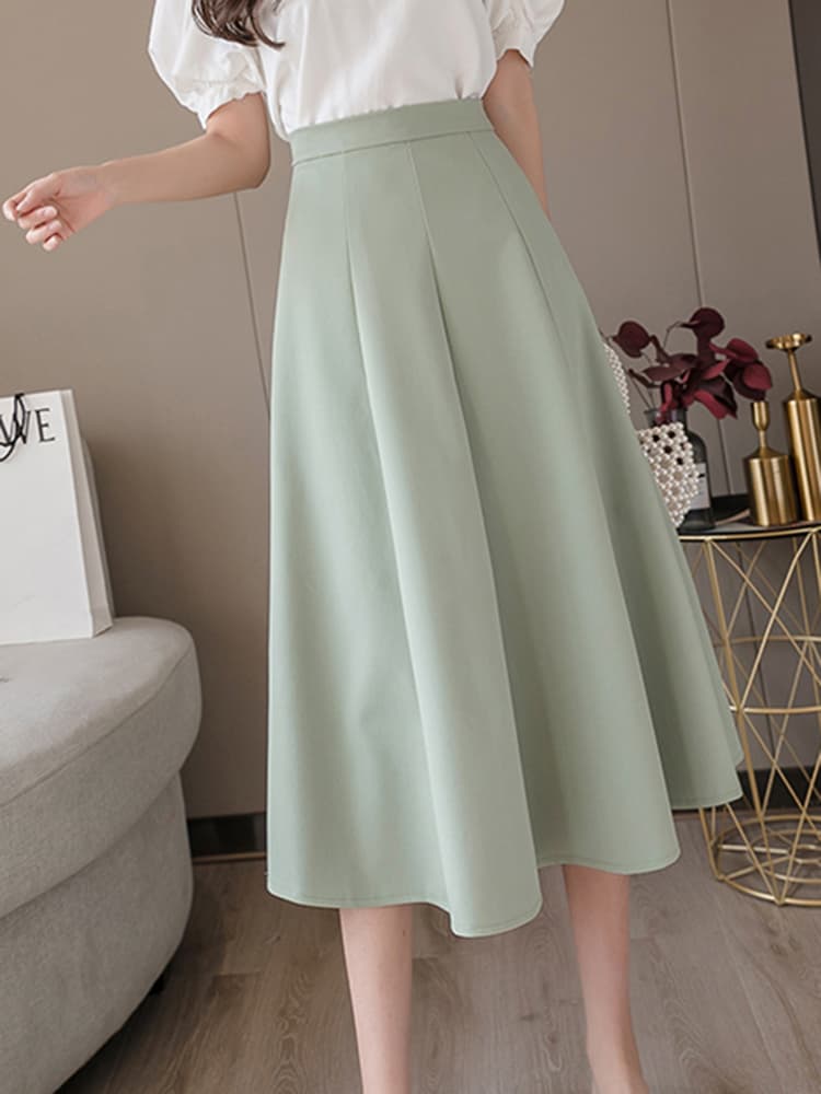 イエベ春/イエベ秋服　上品な大人のふんわり広がる膝丈フレアスカート