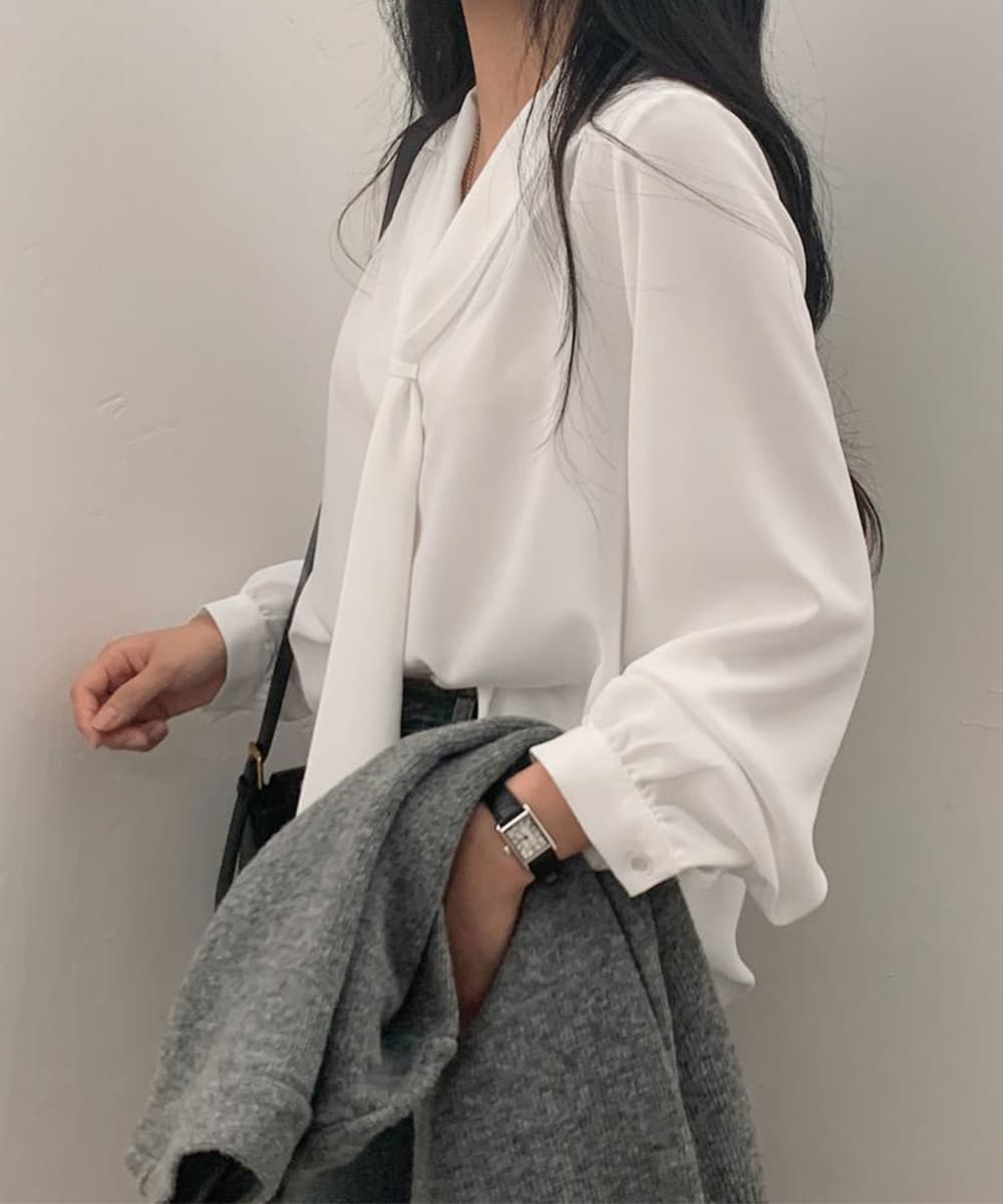 イエベ春/イエベ秋服　ボウタイシャツブラウス オフィスカジュアル 秋服