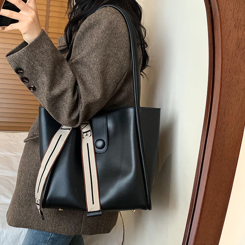 イエベ春/イエベ秋服　スカーフ付き上品トートバッグ