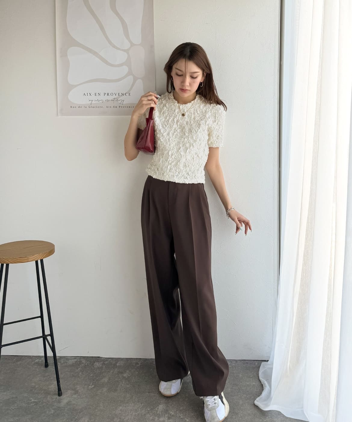 イエベ春/イエベ秋服　立体花模様クロップドTシャツ