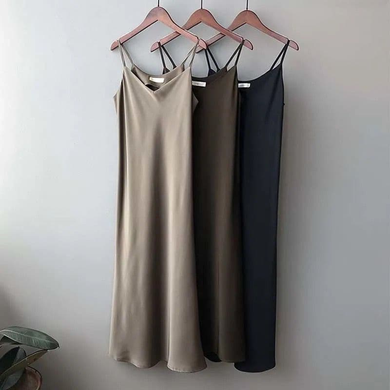 イエベ秋服　サテンノースリーブワンピース
