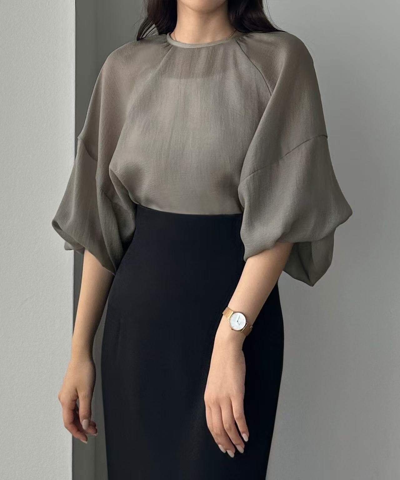 イエベ春/イエベ秋服　ふんわりバルーン袖クルーネック七分袖ブラウス