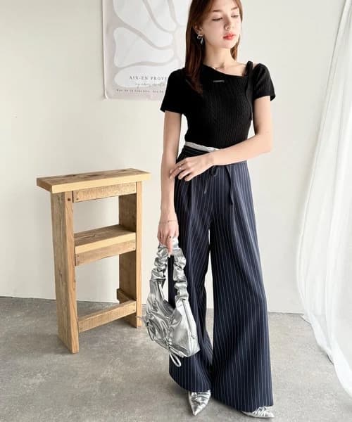 イエベ春/イエベ秋服　リボンネックケーブル編みニット