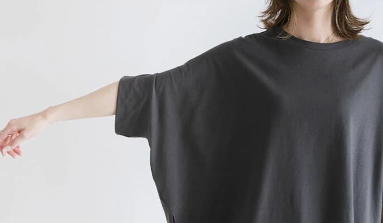 イエベ春/イエベ秋服　ゆったりシルエット五分袖カットソー