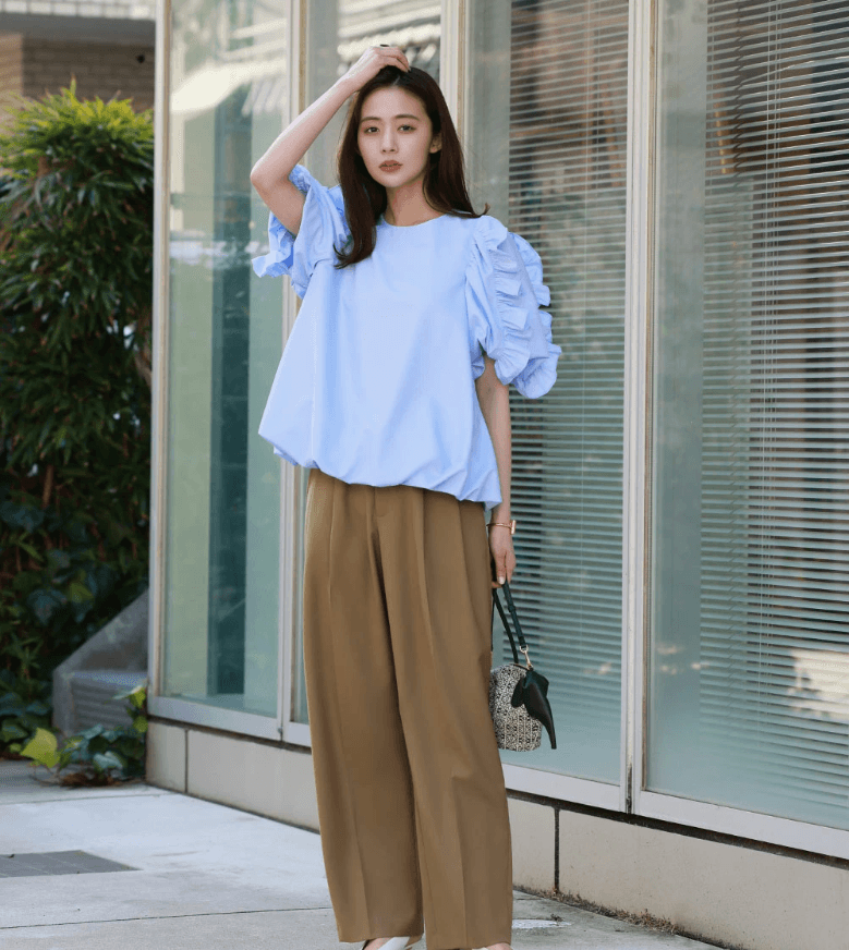 イエベ春服　華やか袖フリルゆったりブラウス