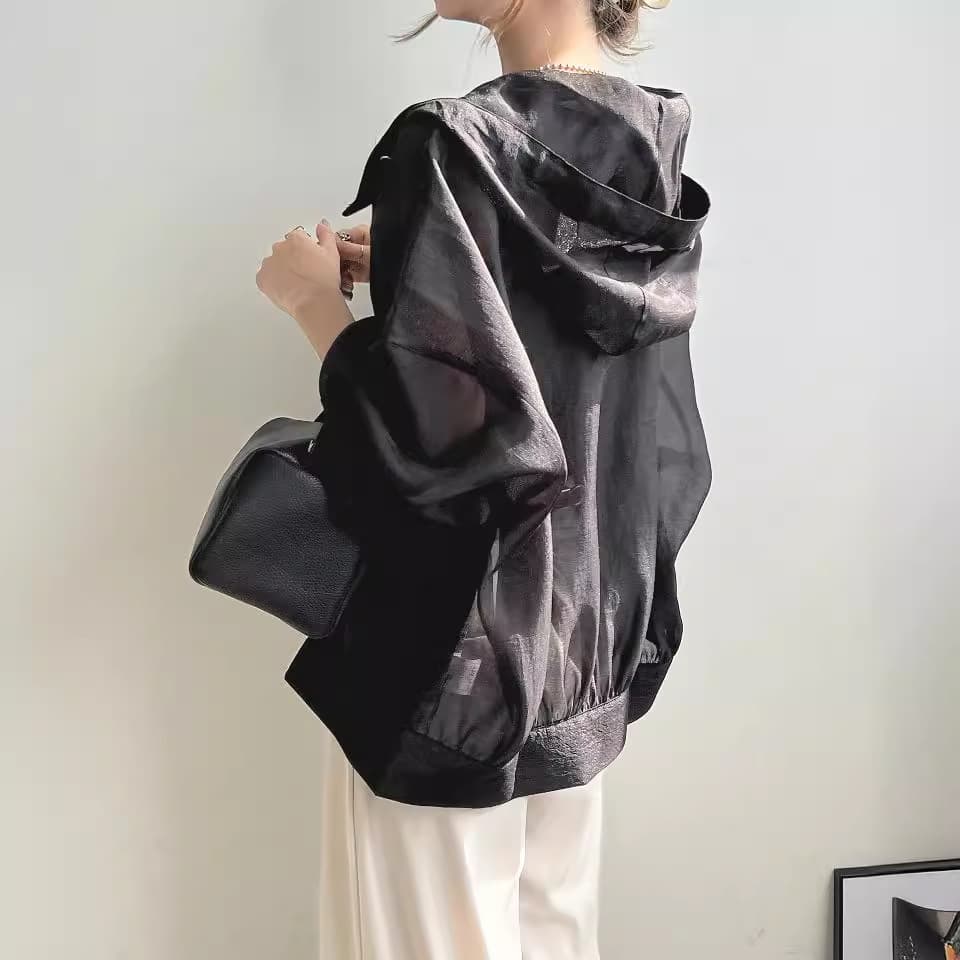 イエベ春/イエベ秋服　 ボリューム袖フード付きジップアップブルゾン