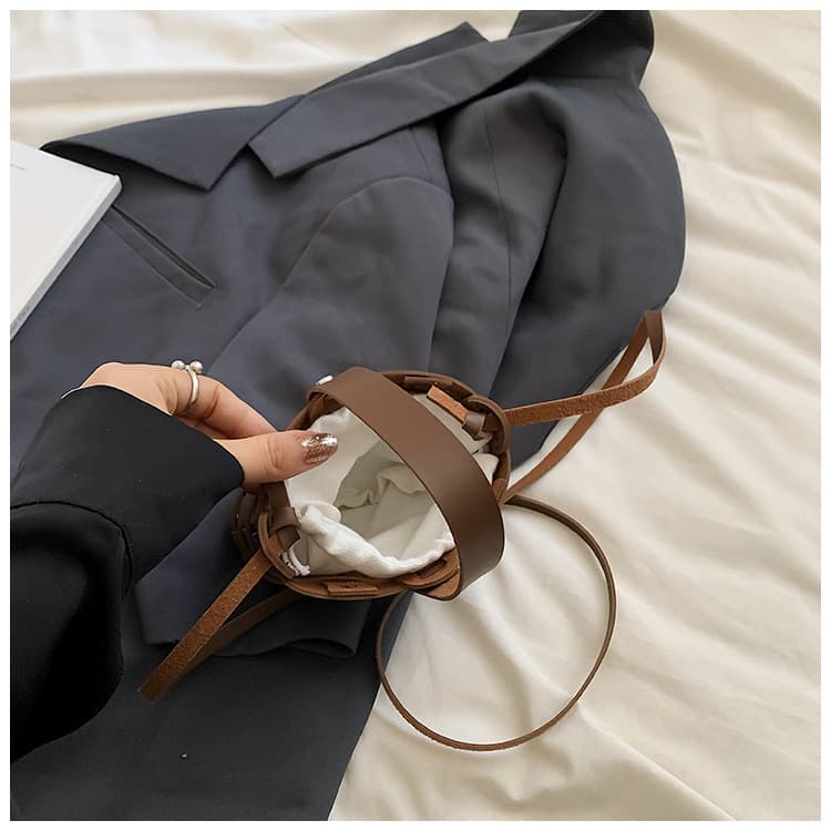 イエベ春/イエベ秋服　メッシュ編みレザー手提げバッグ
